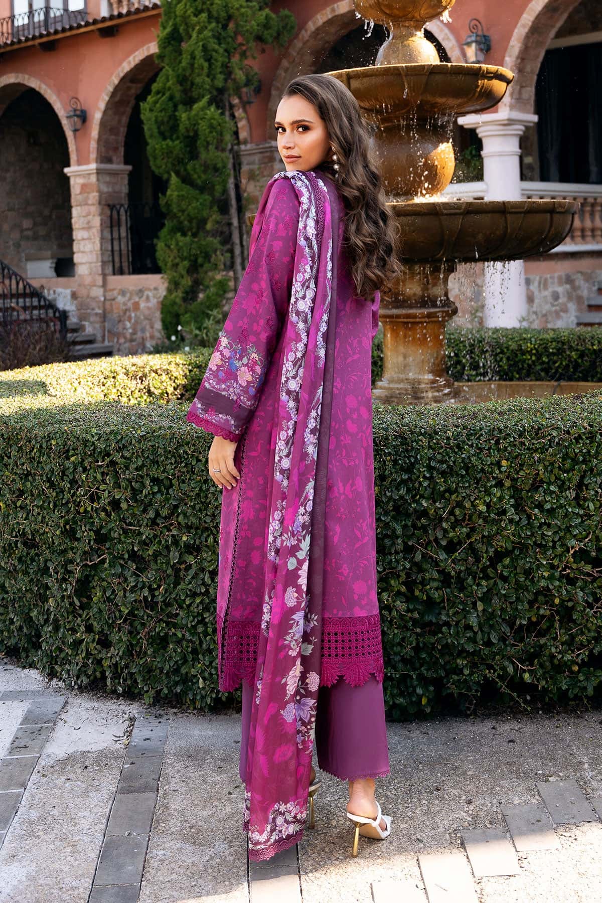 Afrozeh D/The Holiday Lawn'25 AL#04-B