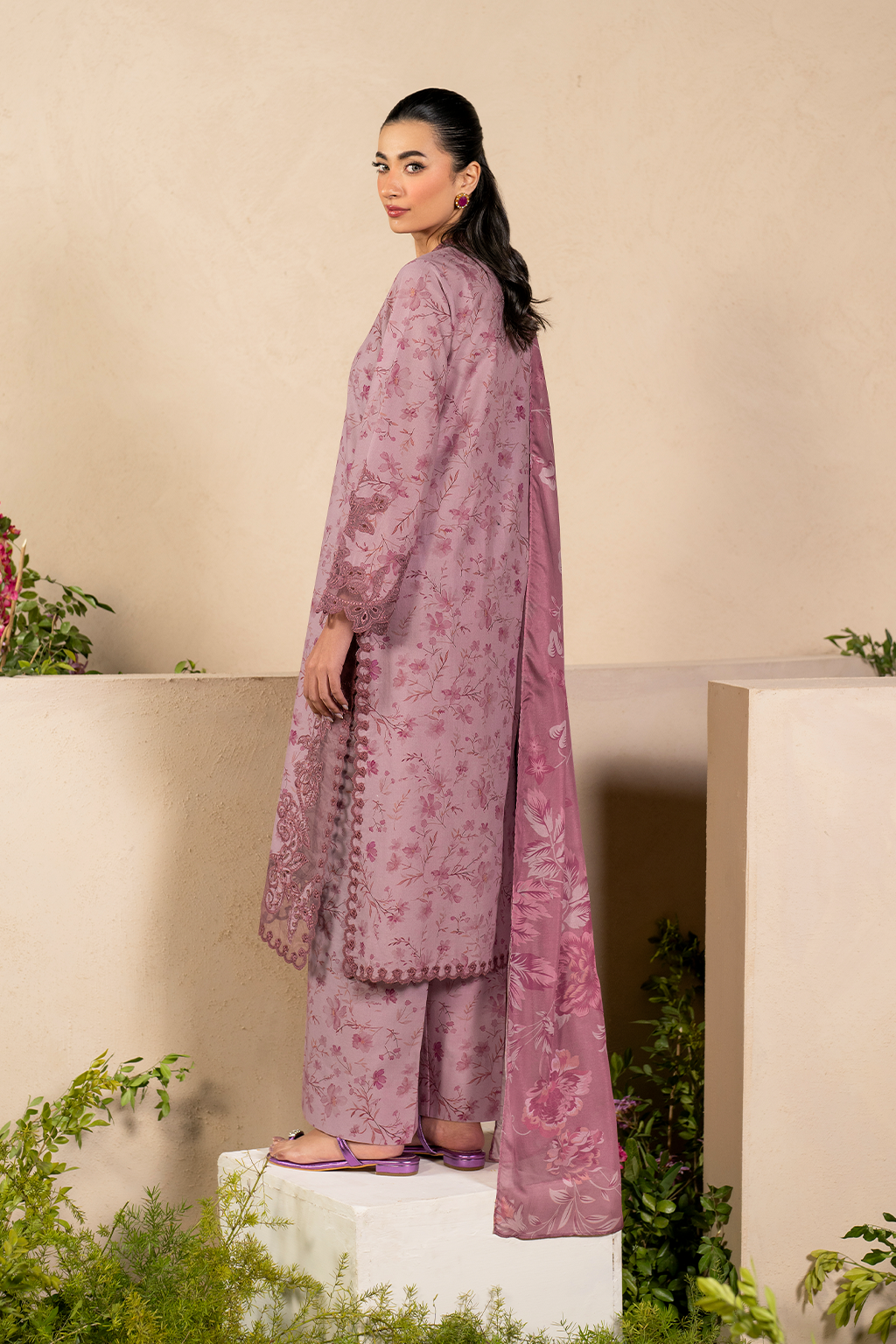 Iznik Festive Lawn Eid Edit'25 D#04