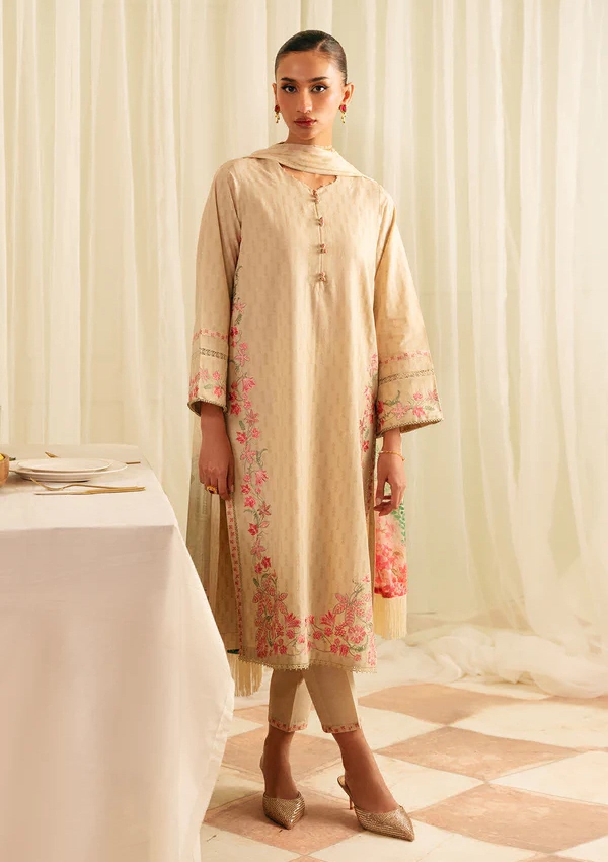 Sahar Jacquard Emb Lawn`25 FL#01