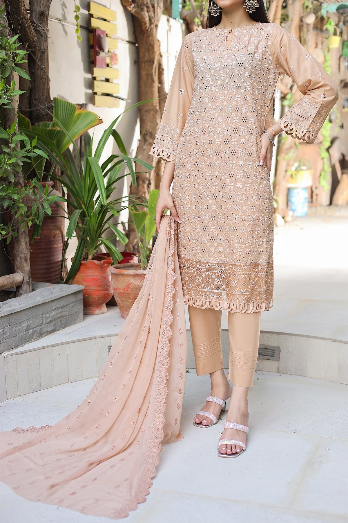 Pari Luxury Swiss Lawn'24 D#05