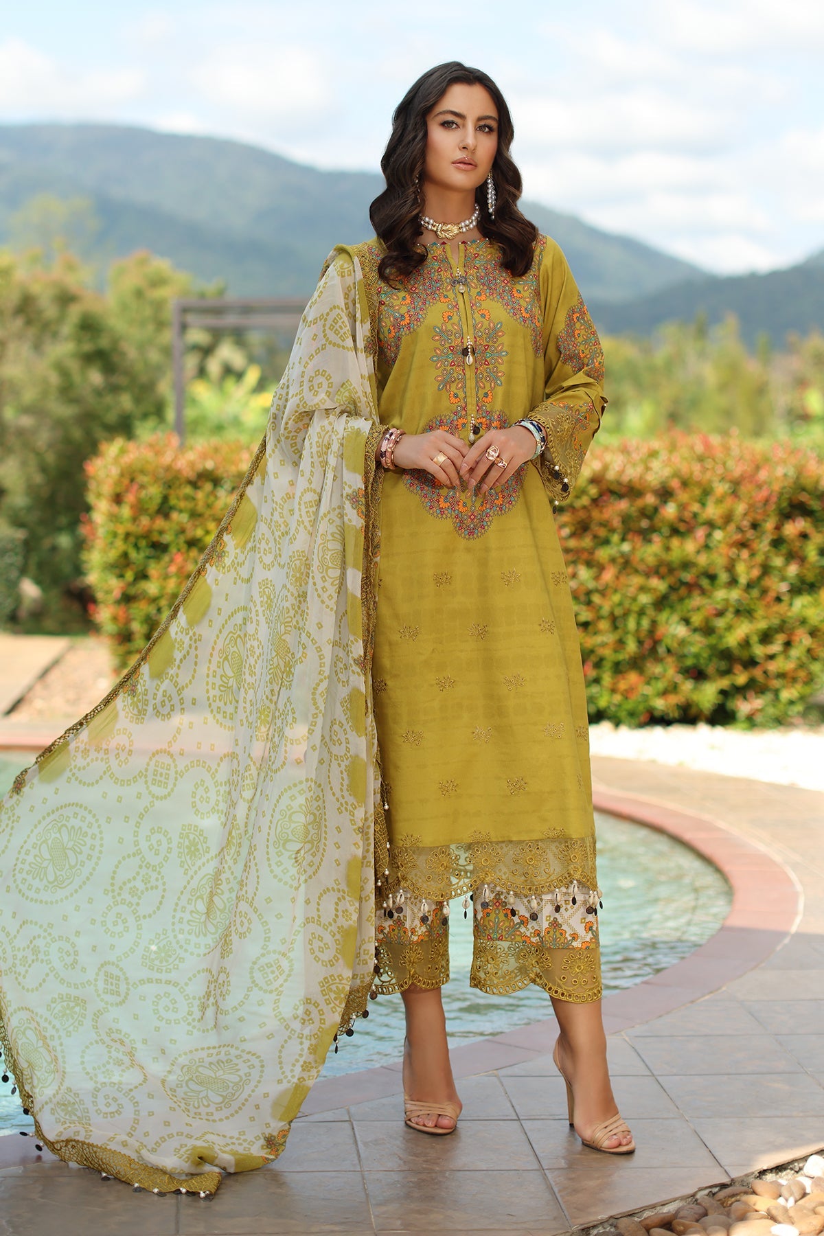 BR Charizma Aniq Lawn`26 AN6#01