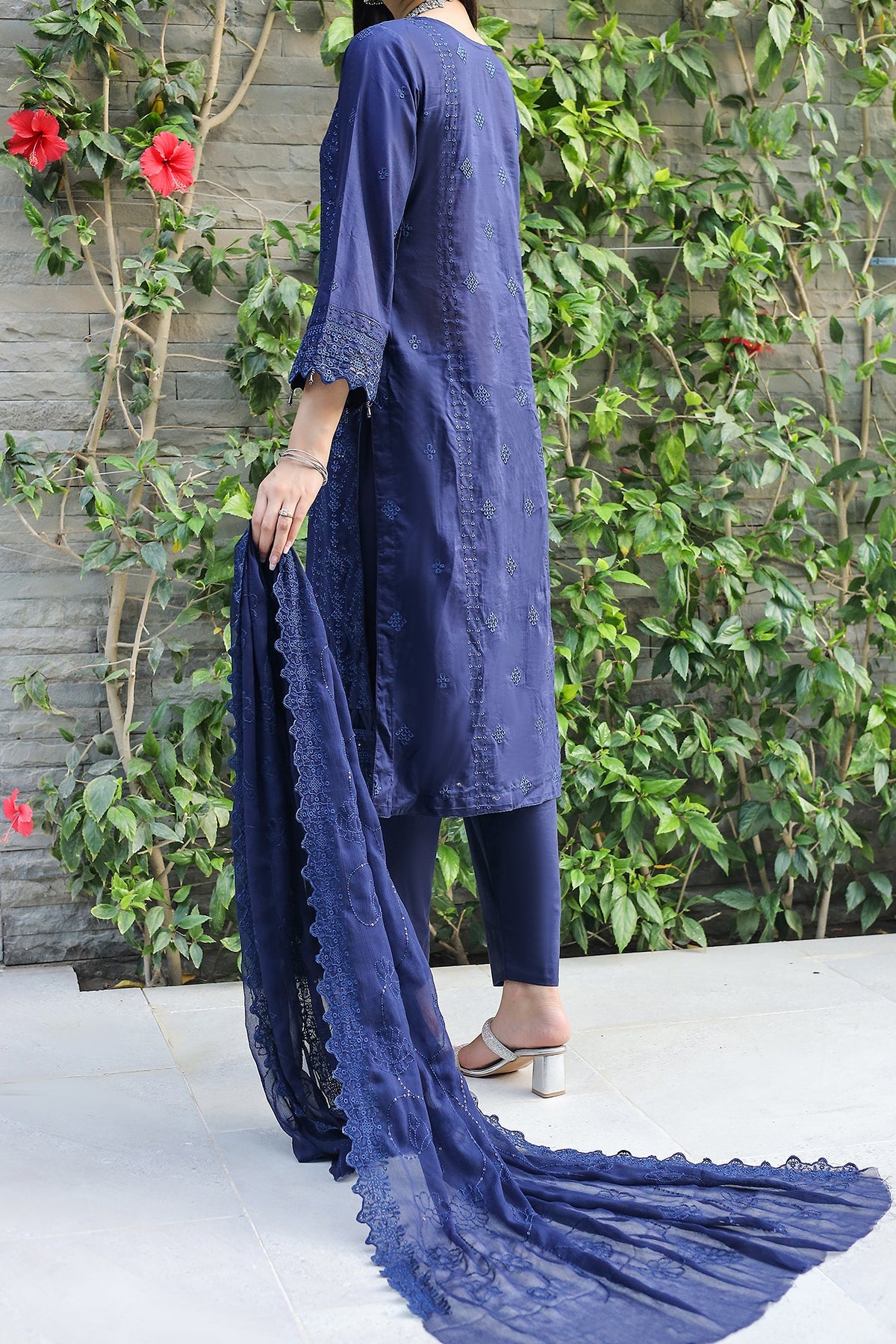 Pari Luxury Swiss Lawn'24 D#04