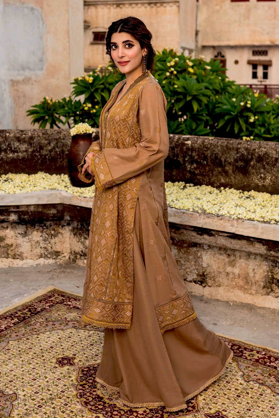 Raaya Luxury Emb Series`20 D#322