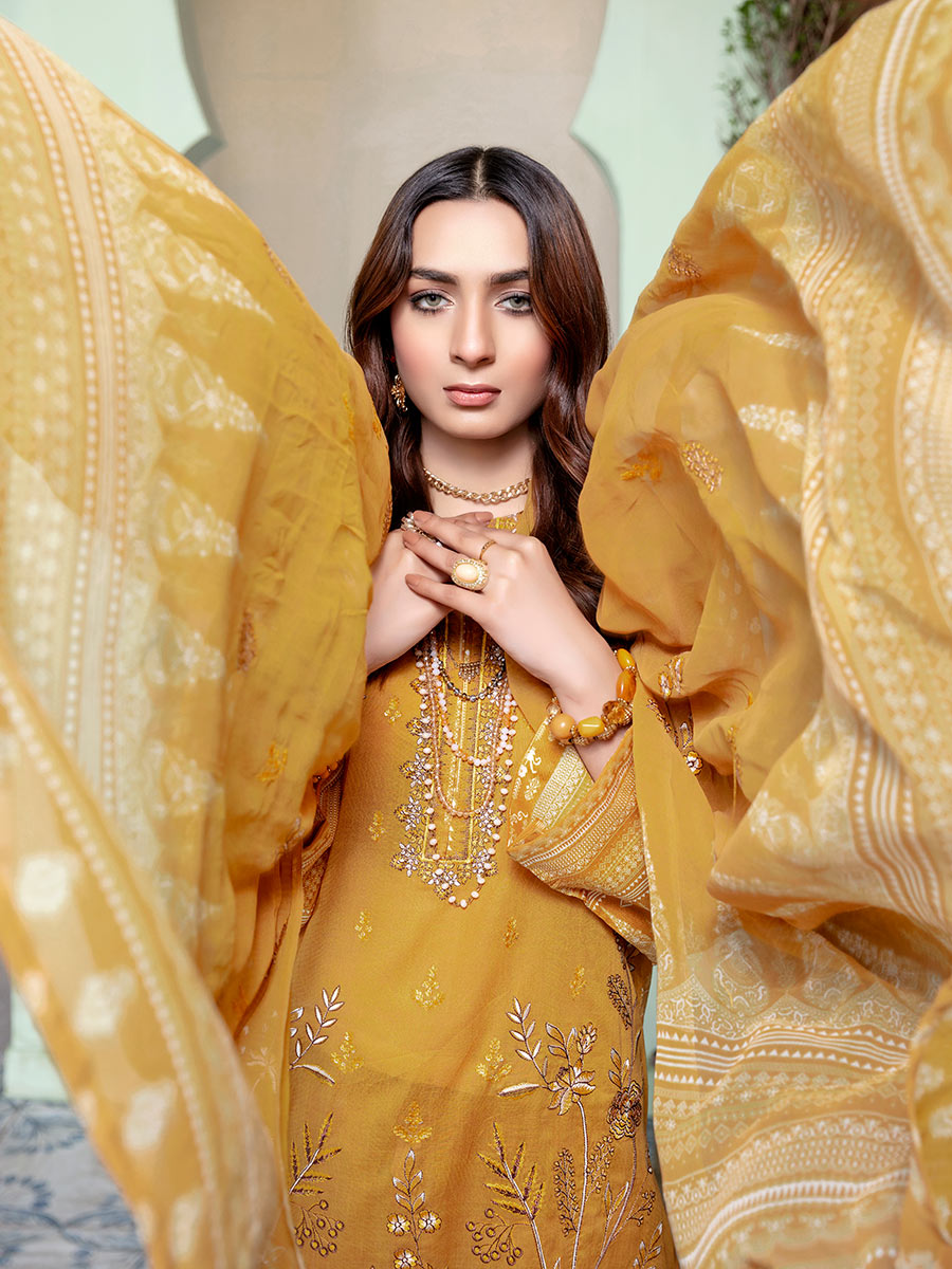 Aalaya Chunri Elegence Lawn`22 D#10