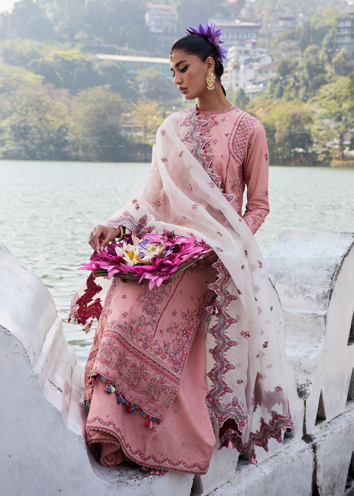 Hussain Rehar Luxury Lawn`25 (Peaar)
