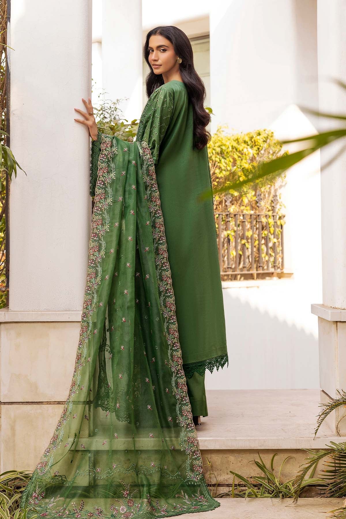 Motifz P/Luxury Lawn C/Dupatta`25 S#303