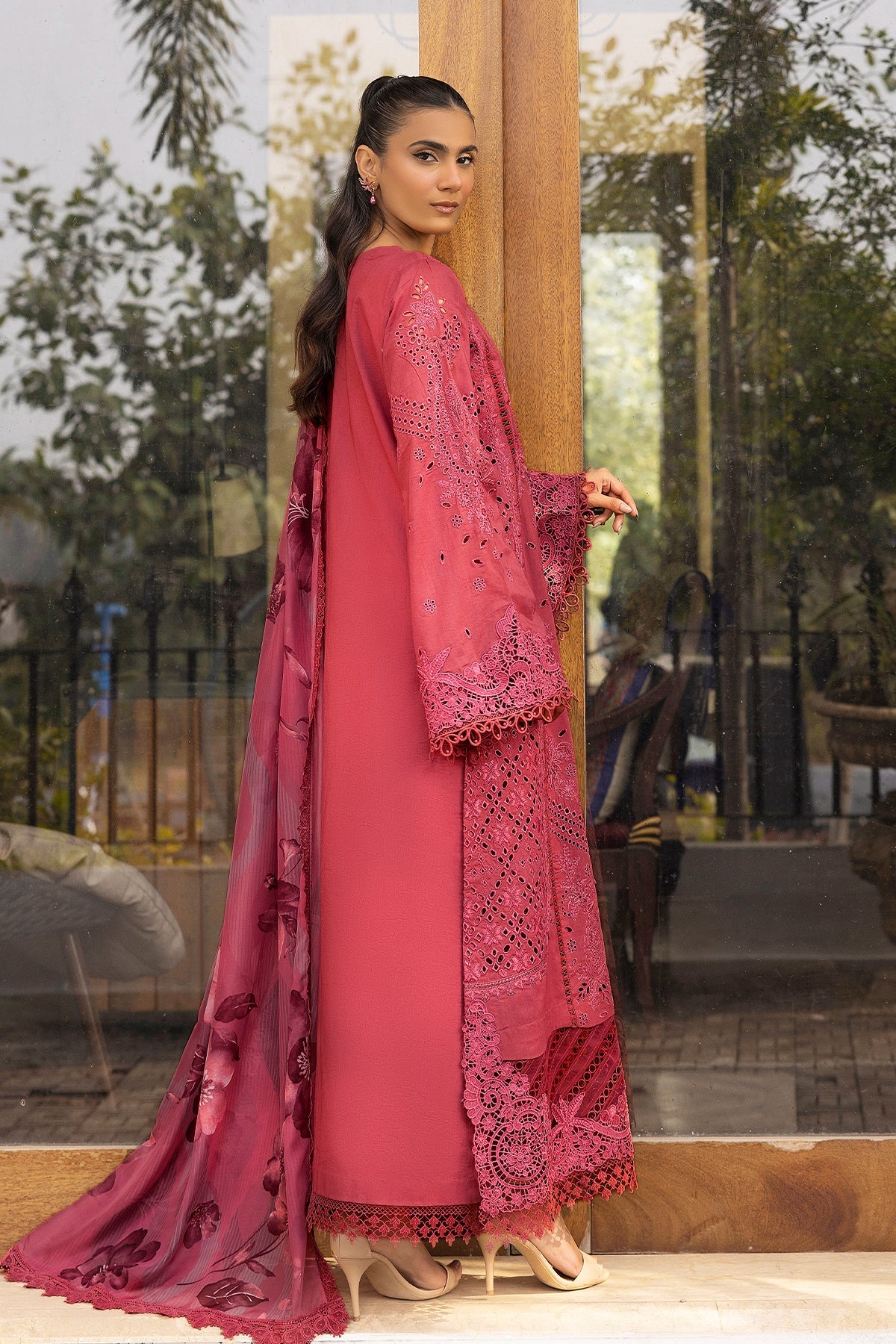 Motifz P/Luxury Lawn C/Dupatta`25 S#304
