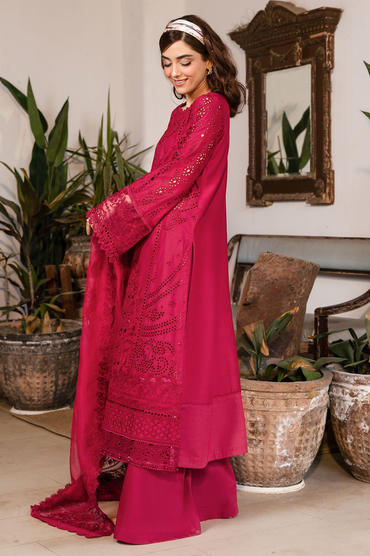 Motifz P/Luxury Lawn C/Dupatta`25 S#308