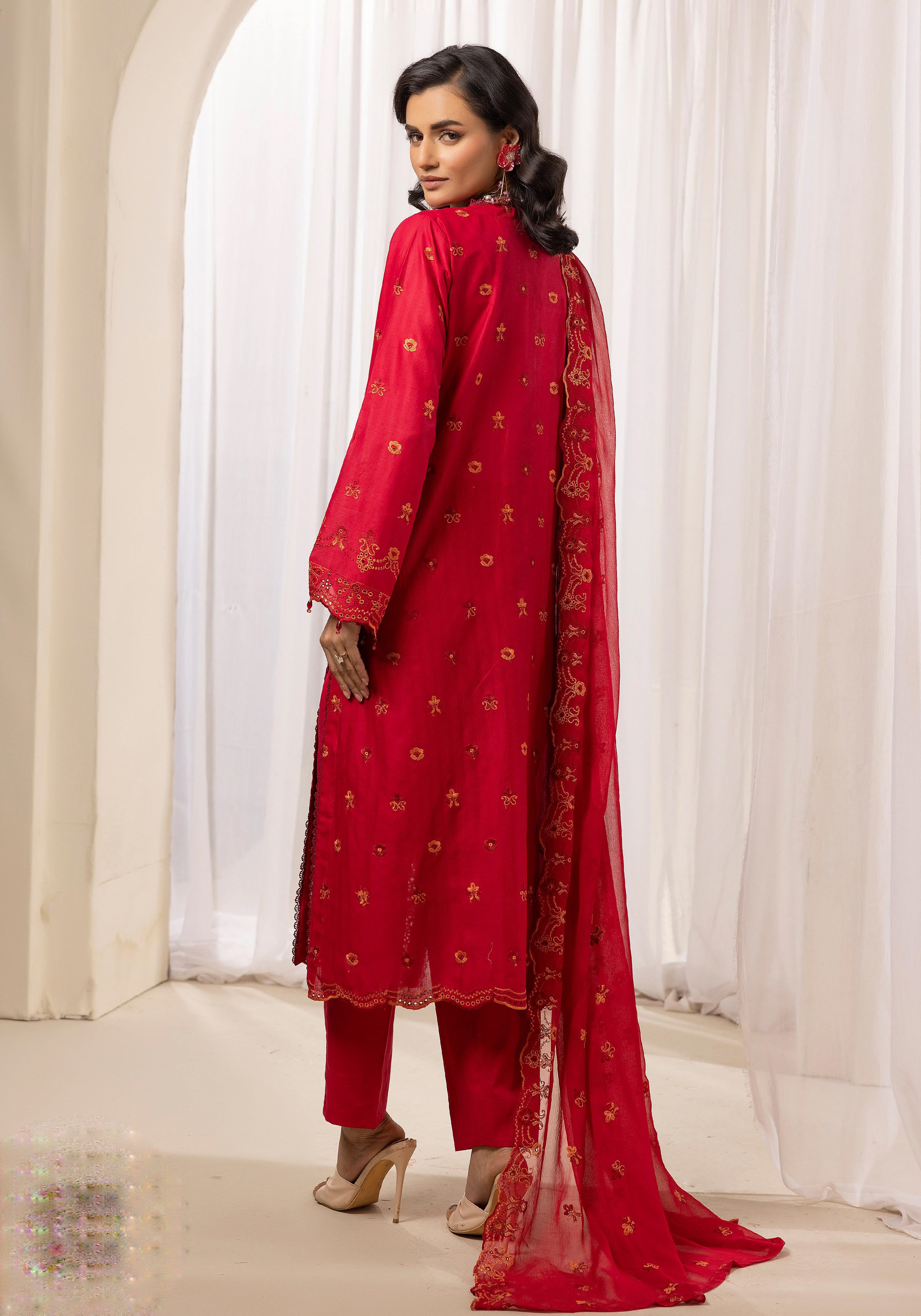 RA Mahee`s Ishal Emb Lawn`25 V#14 D # 1