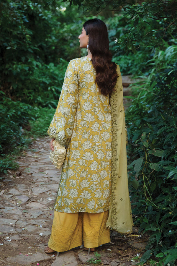 Sanam Saeed Meadow Girl`24 D#05