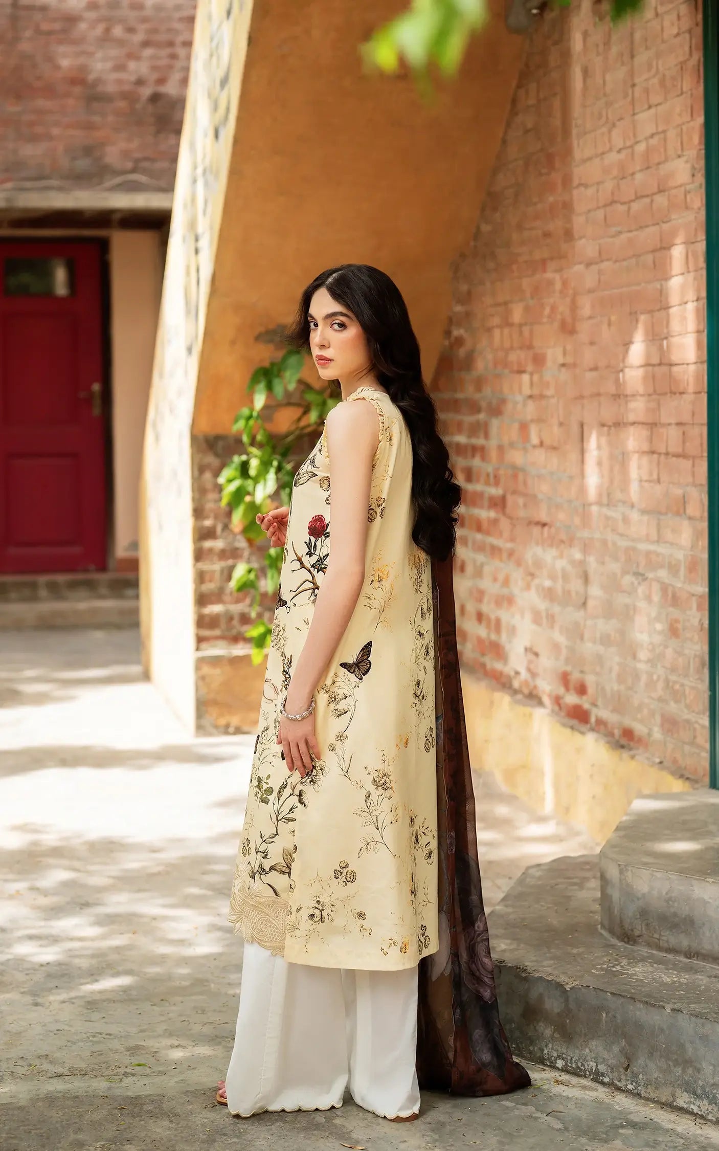 Asifa Nabeel Yakin`25 Meadow Bloom (01)