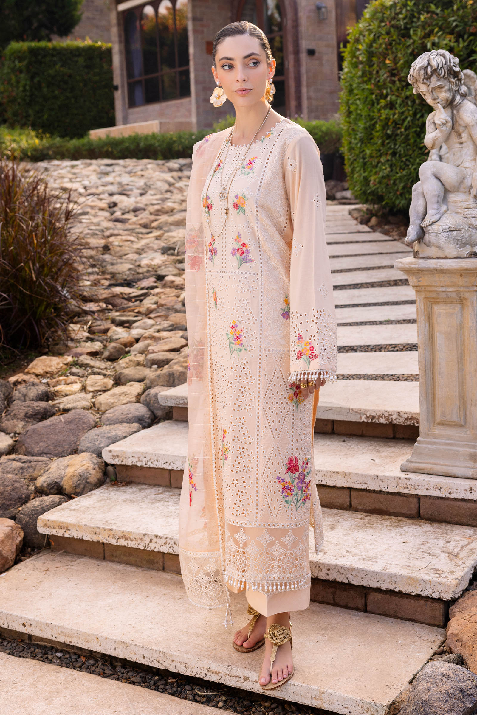 Muscari Luxury Emb Lawn`26 MLEC#06