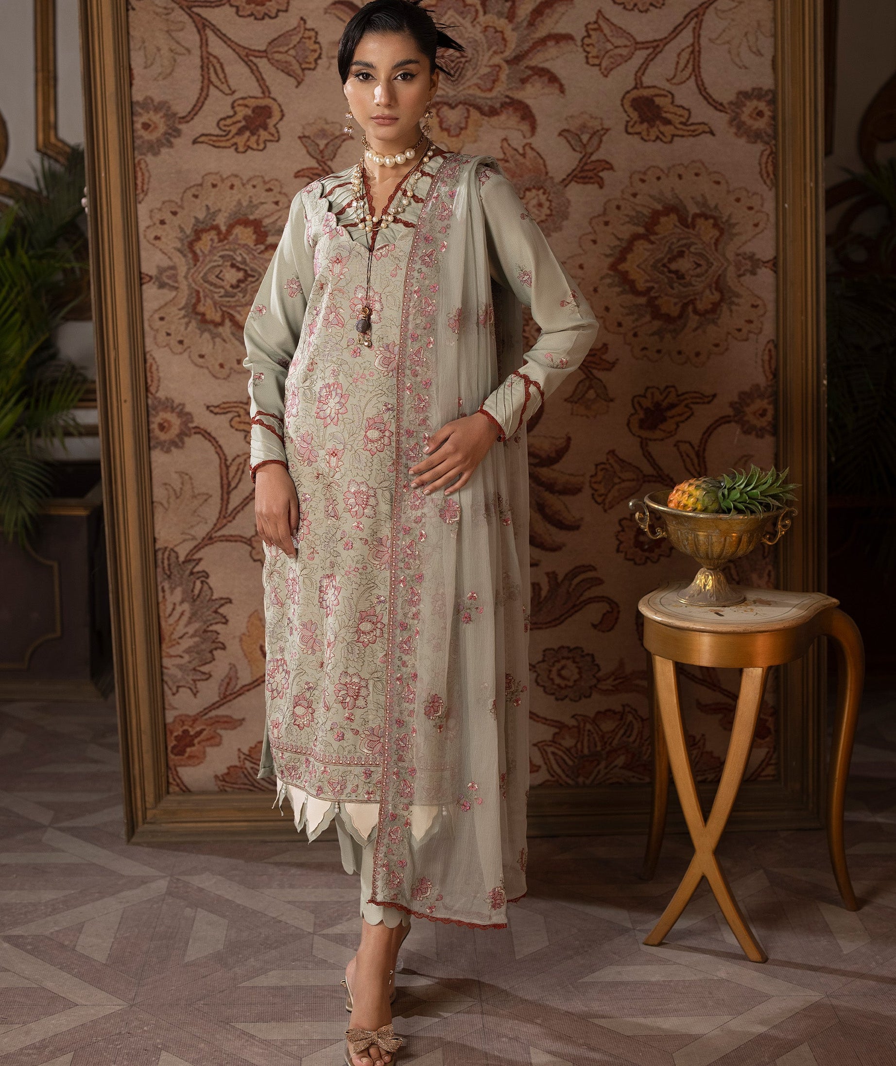 Sanam Saeed Rioga Lawn`24 D#10