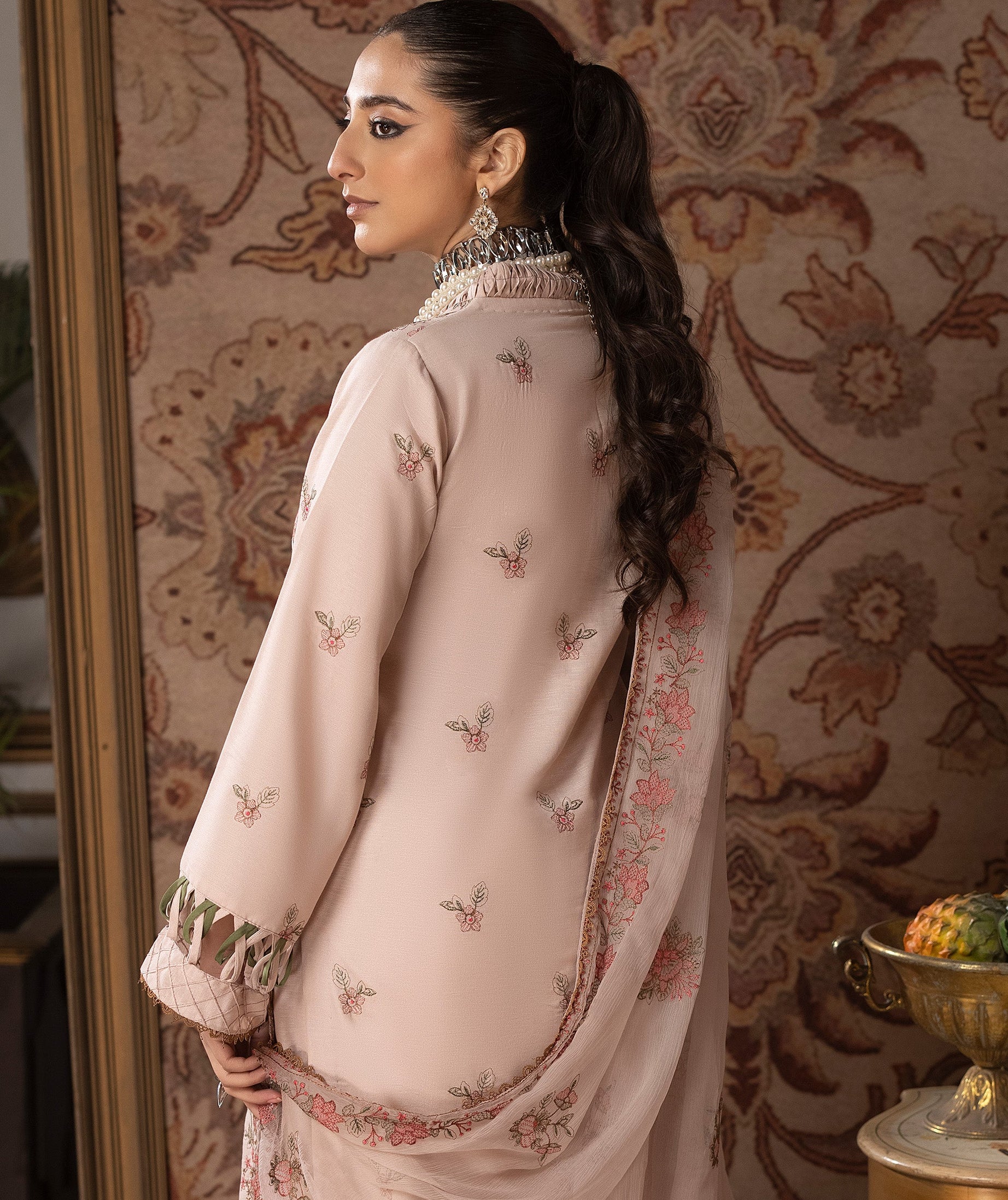 Sanam Saeed Rioga Lawn`24 D#06