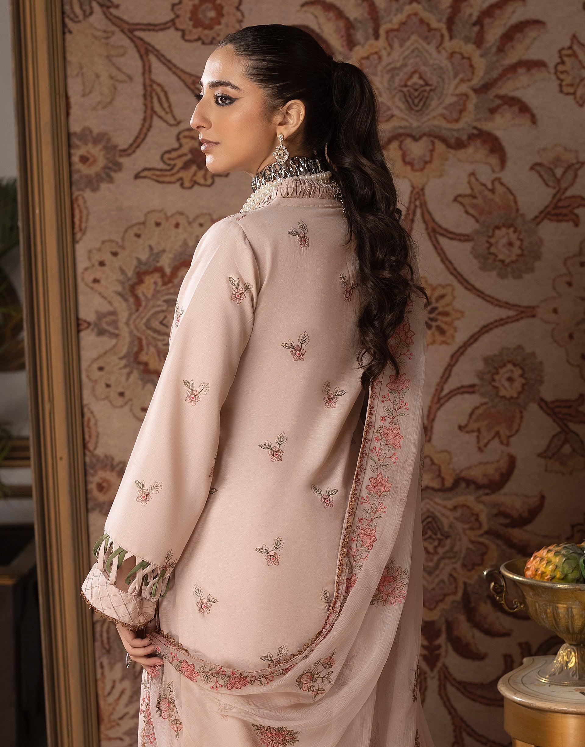 Sanam Saeed Rioga Lawn`24 D#06