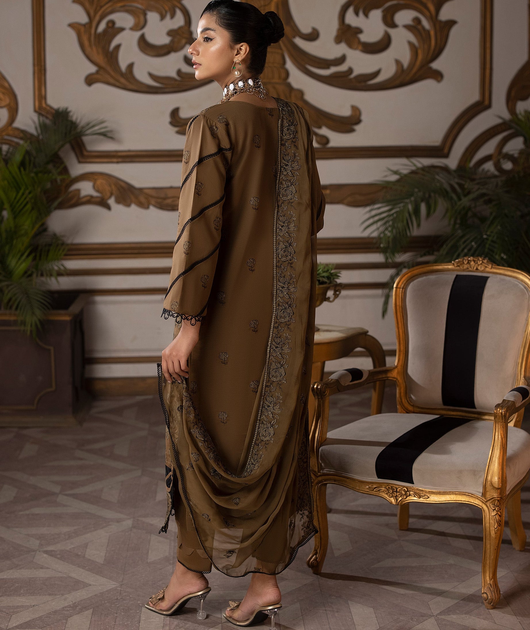 Sanam Saeed Rioga Lawn`24 D#09