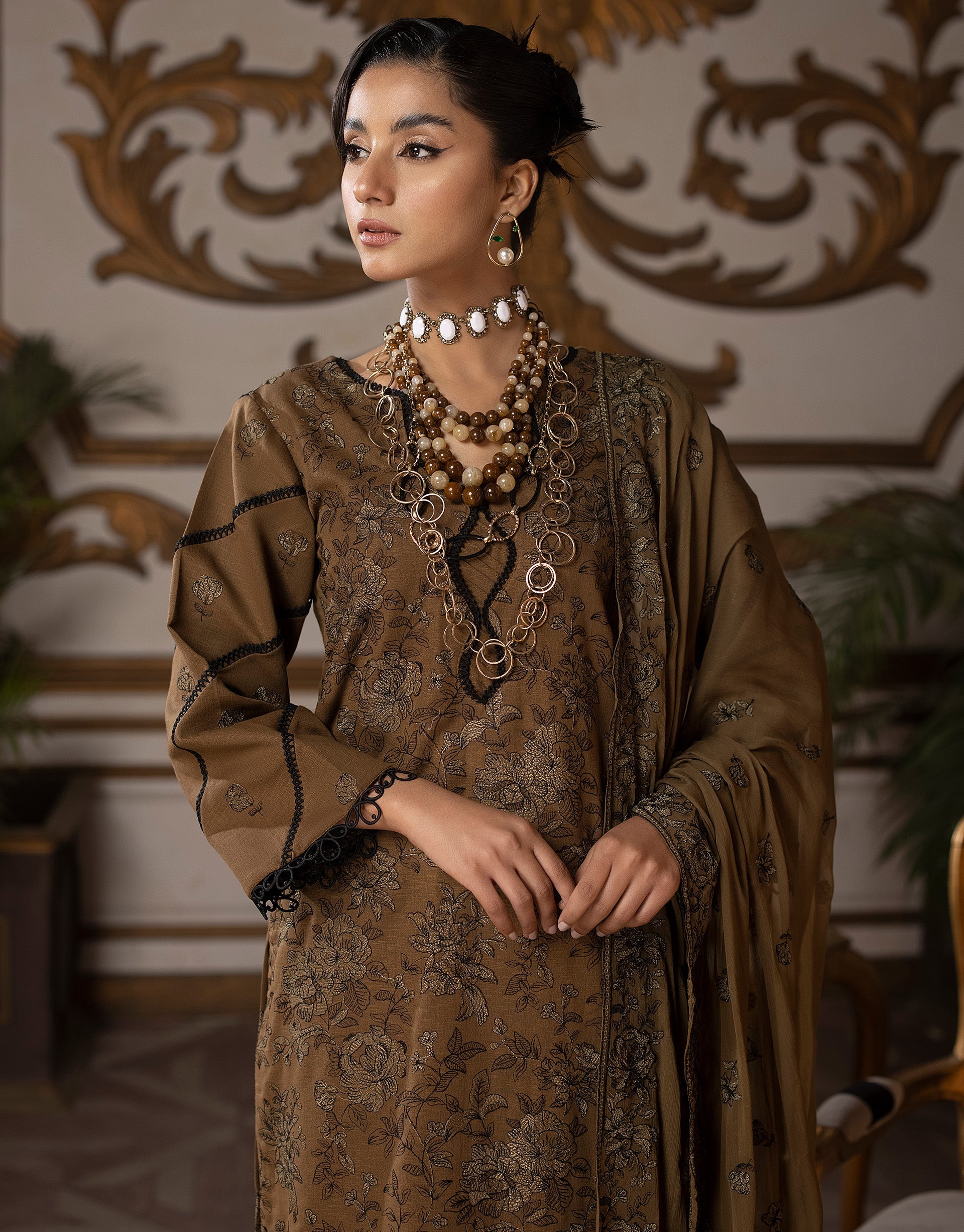 Sanam Saeed Rioga Lawn`24 D#09