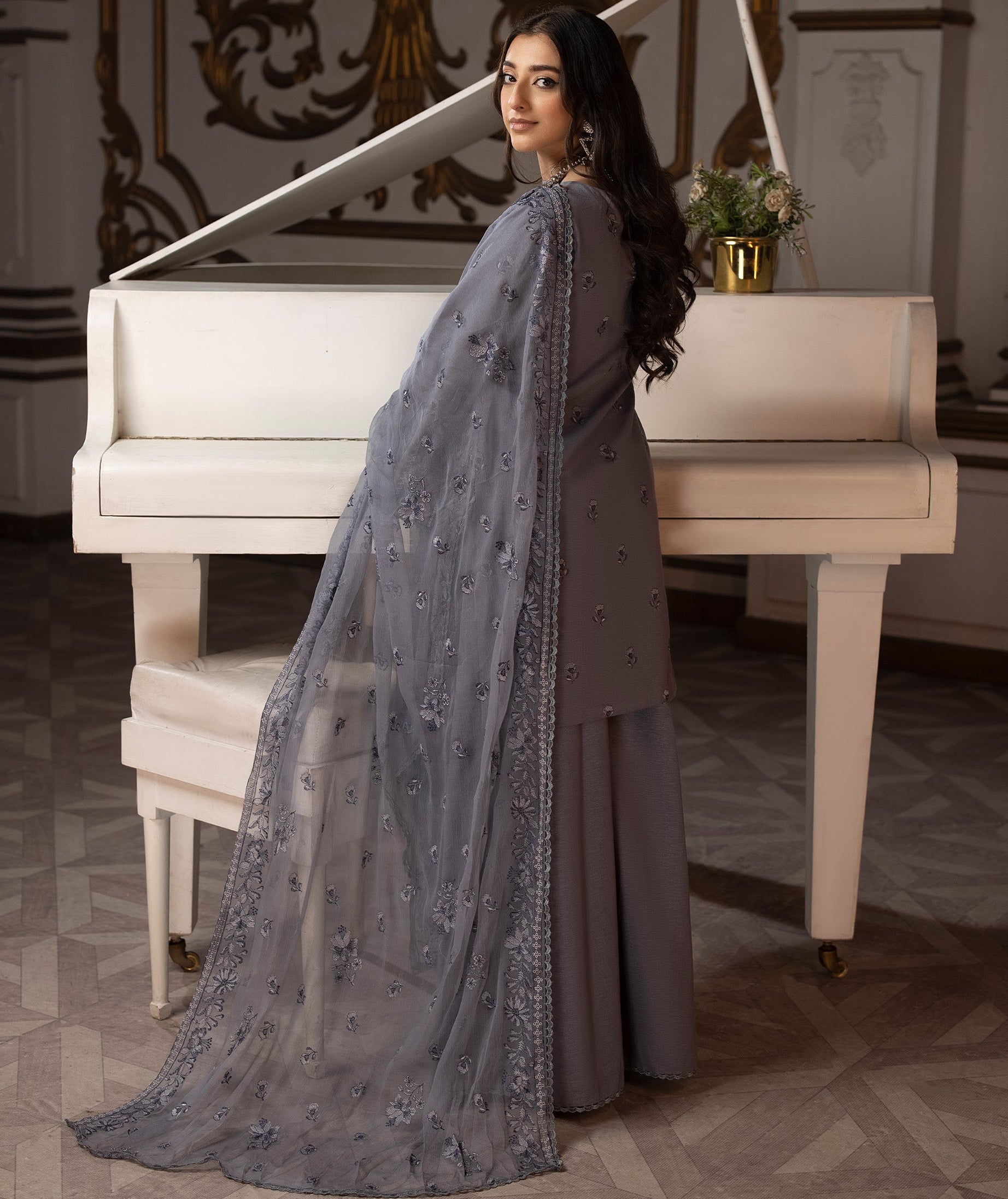 Sanam Saeed Rioga Lawn`24 D#05