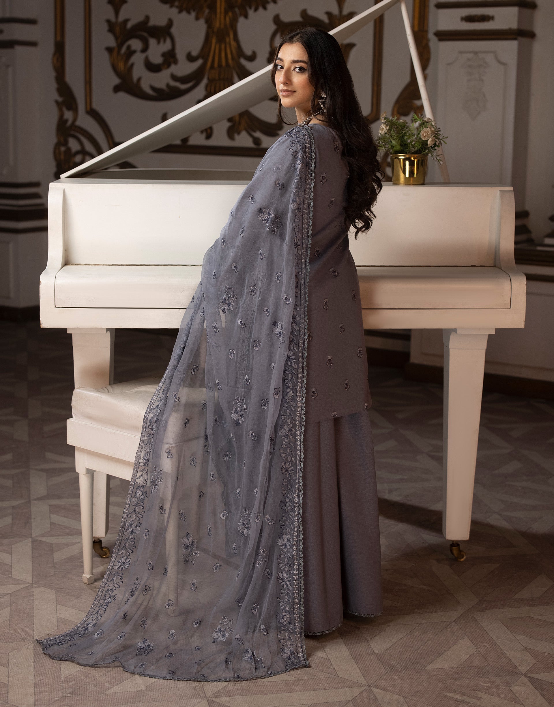 Sanam Saeed Rioga Lawn`24 D#05