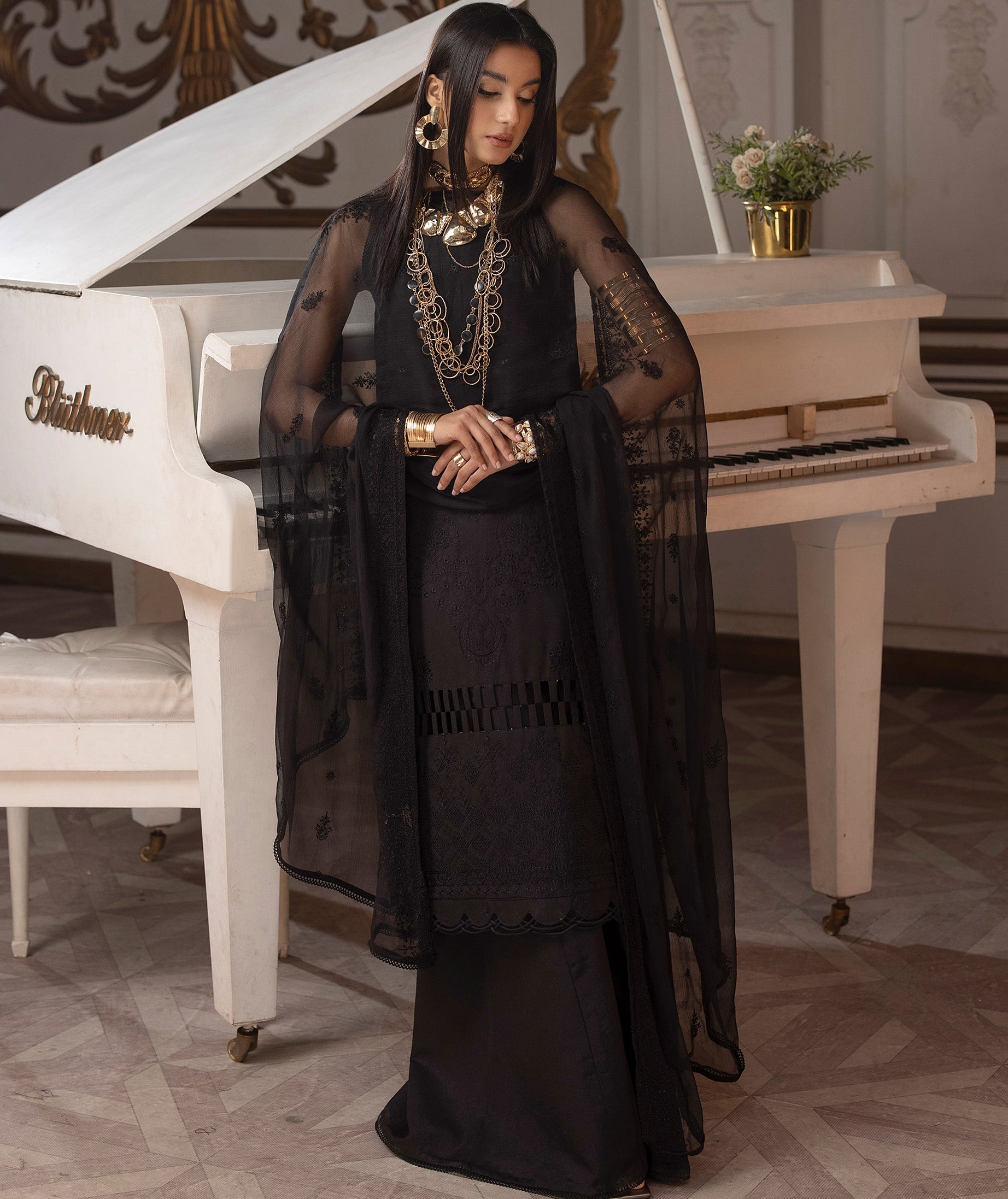 Sanam Saeed Rioga Lawn`24 D#01