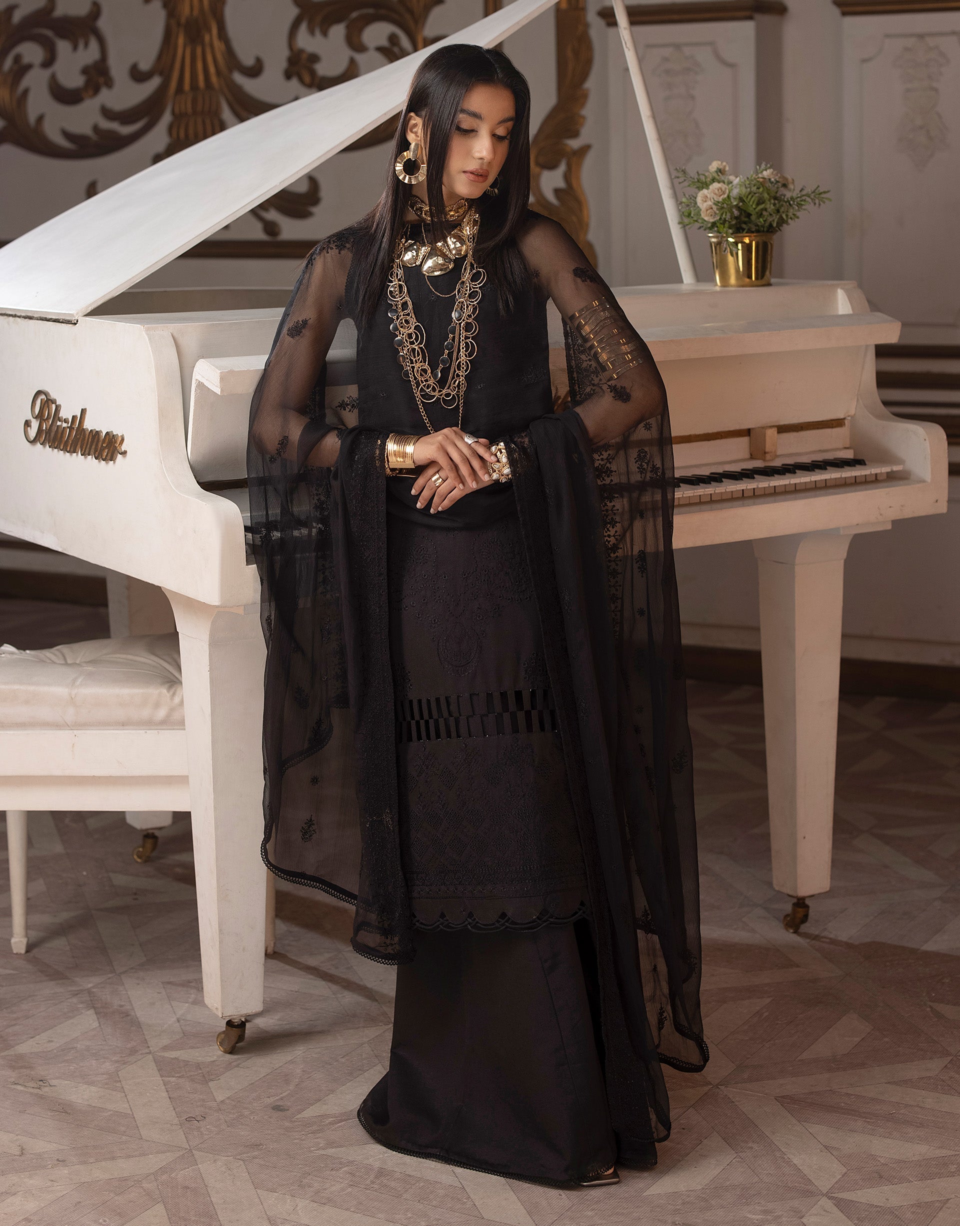 Sanam Saeed Rioga Lawn`24 D#01