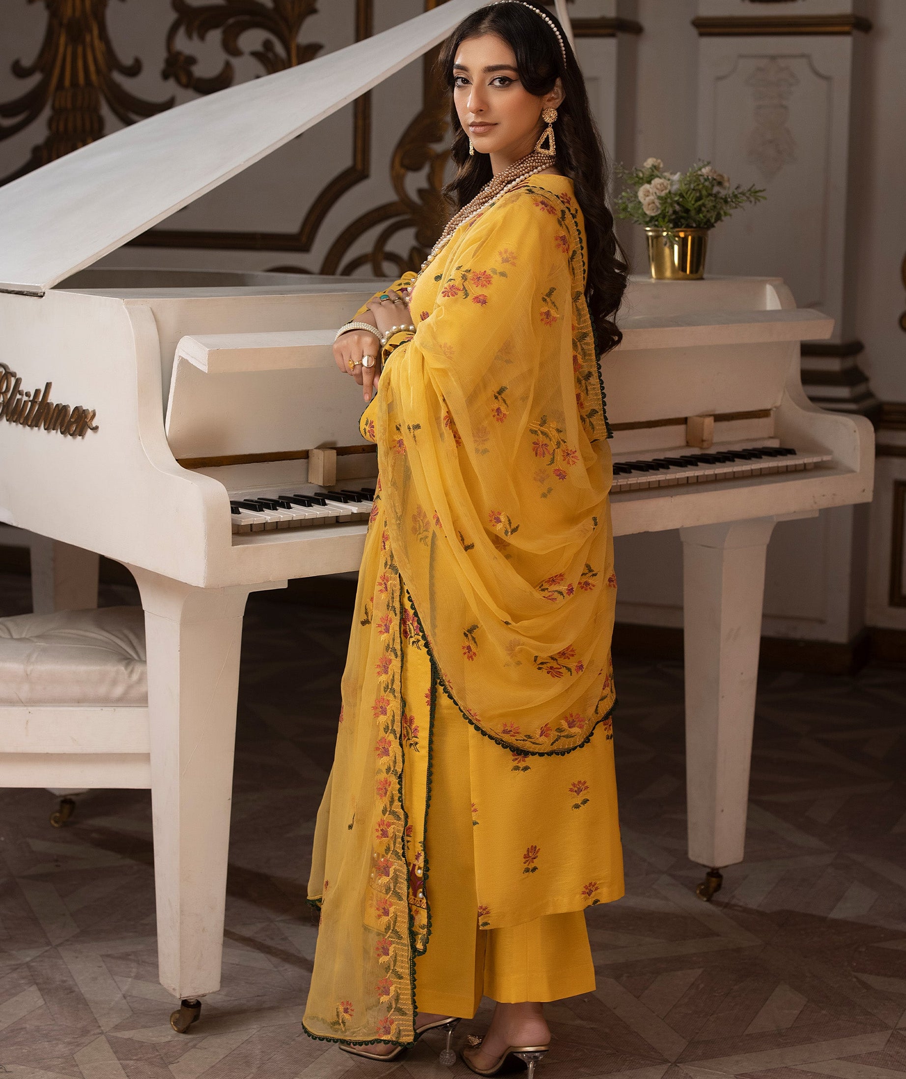 Sanam Saeed Rioga Lawn`24 D#02