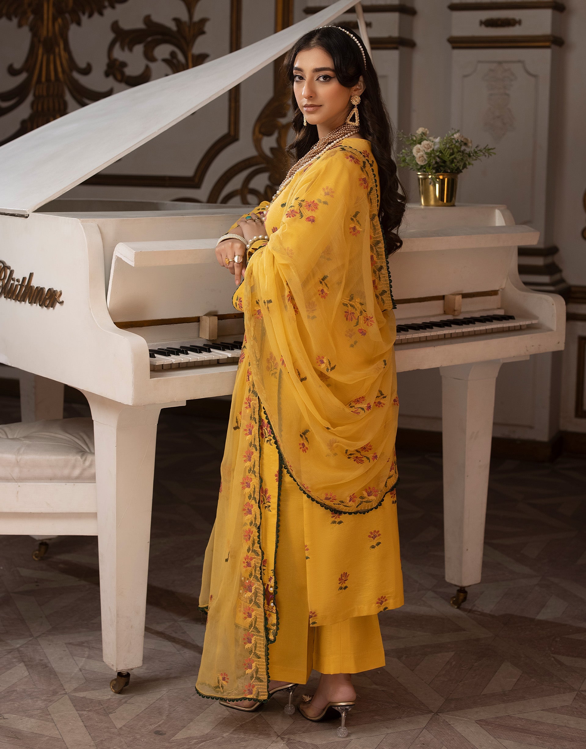 Sanam Saeed Rioga Lawn`24 D#02