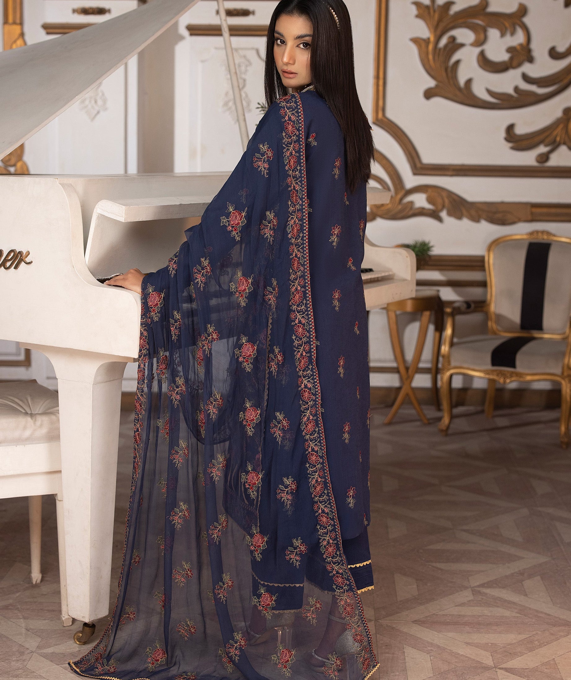 Sanam Saeed Rioga Lawn`24 D#07