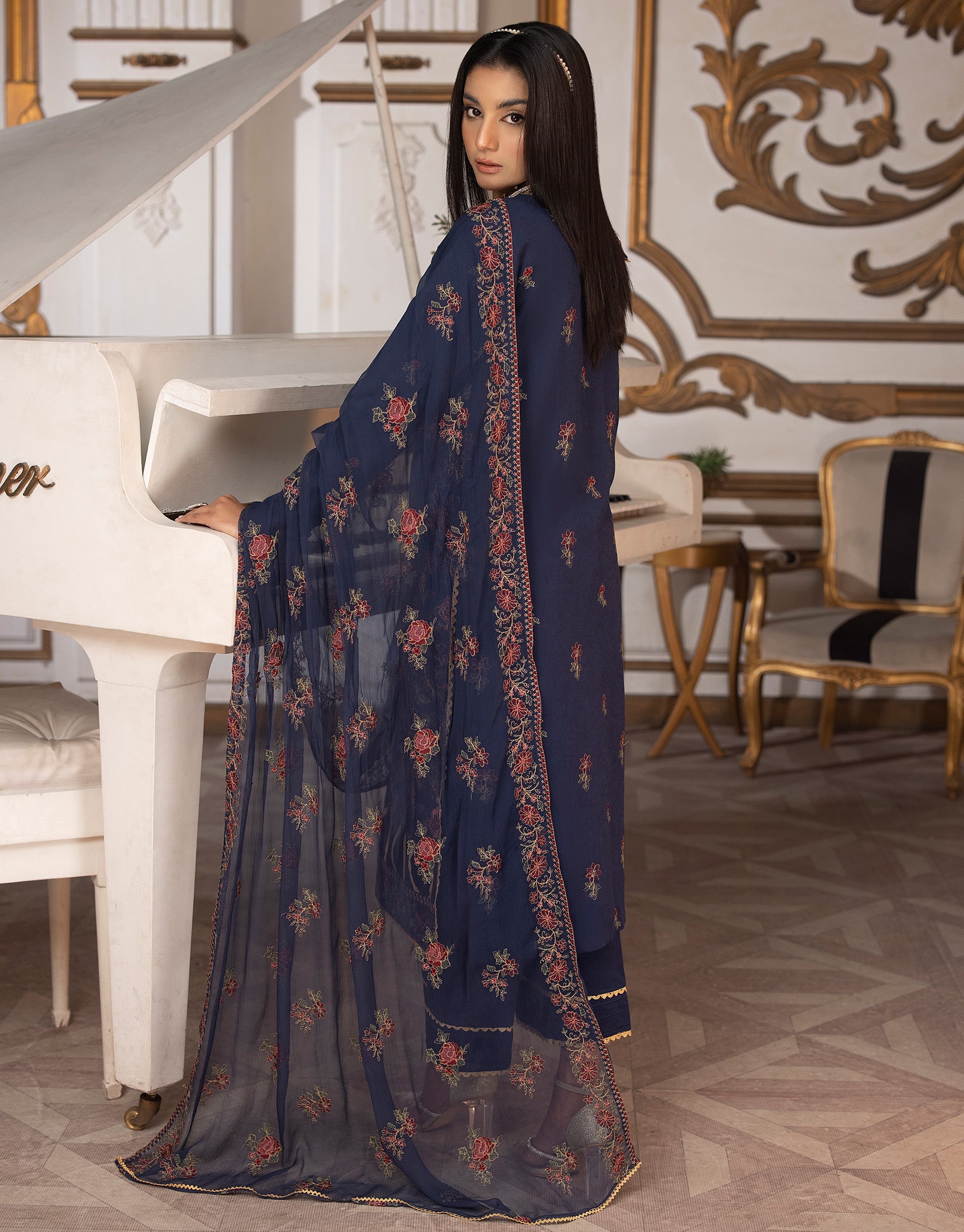 Sanam Saeed Rioga Lawn`24 D#07