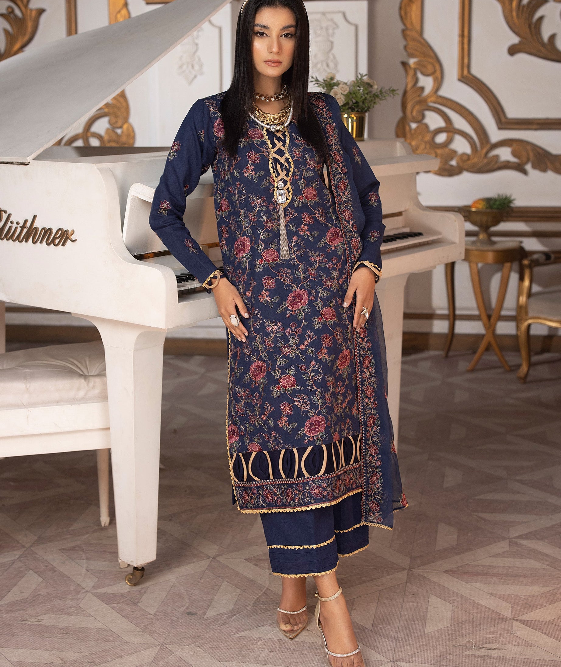 Sanam Saeed Rioga Lawn`24 D#07