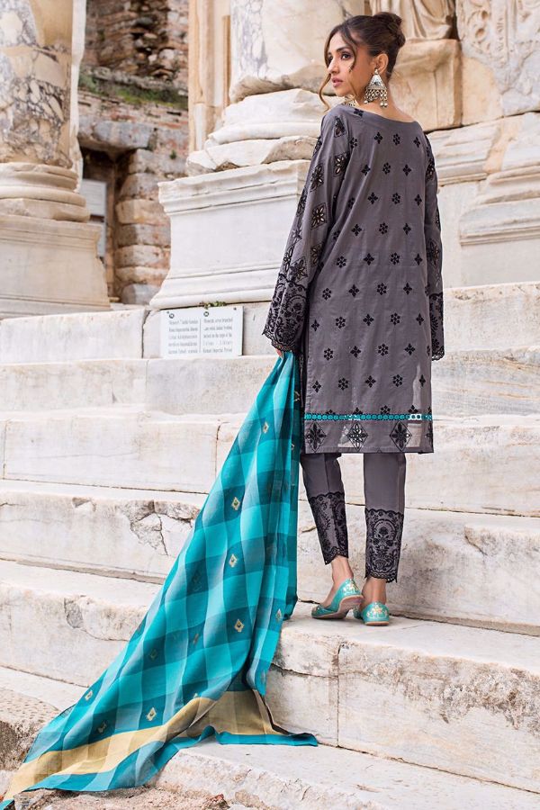 Zainab Chottani Luxury Lawn`21 D#01-B