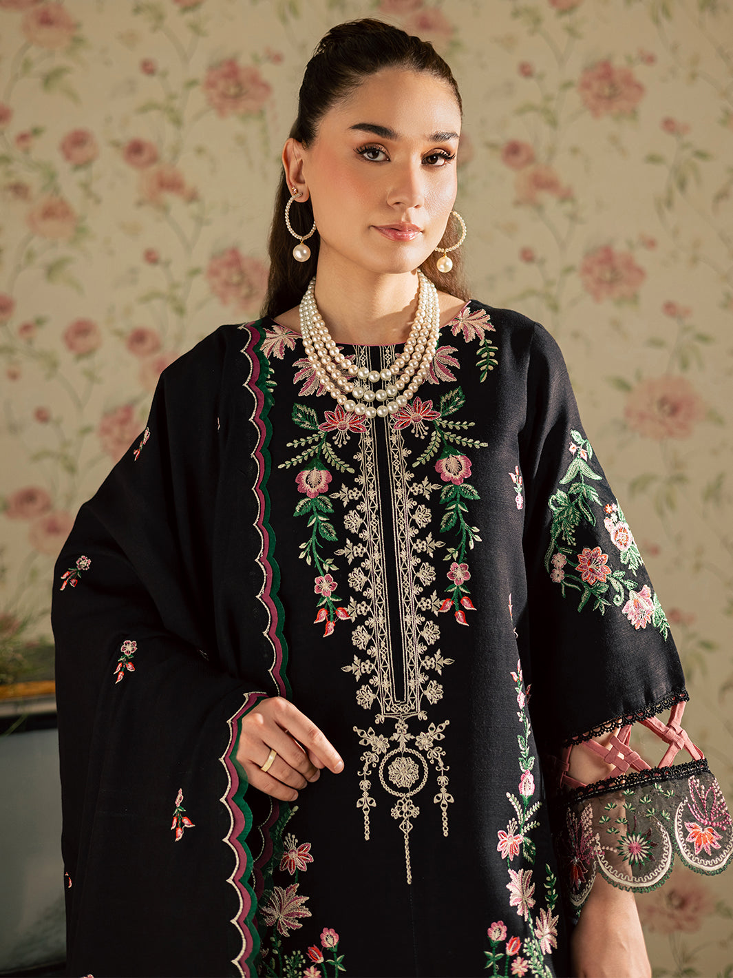 Mahnur Kaia Emb Linen`25 D#14