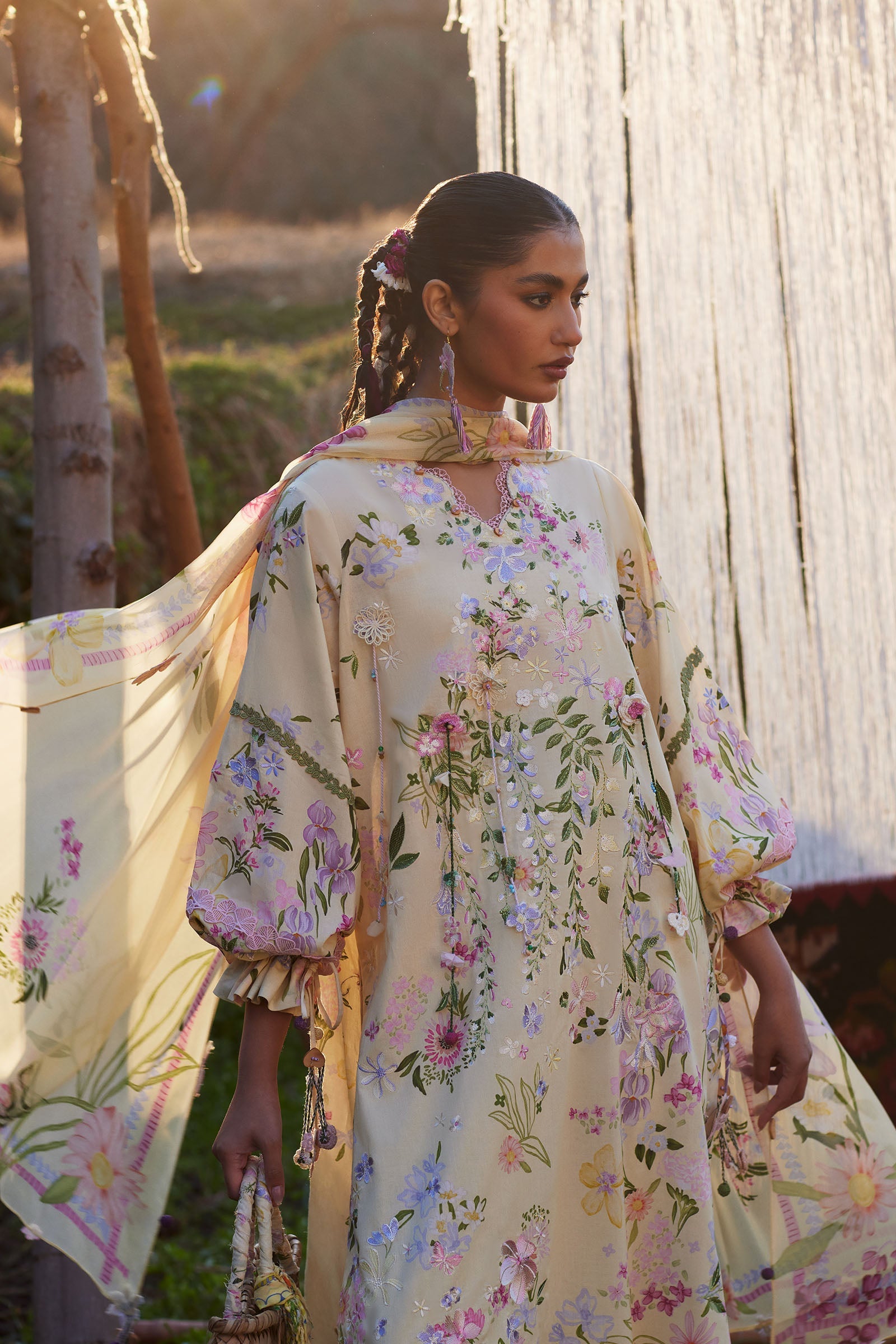 Zaha Festive Lawn`26 D#12B