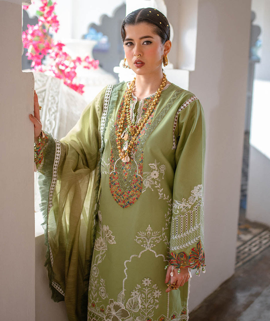 Sajna Luxury Festive Lawn'25 D#08 (Omavi)