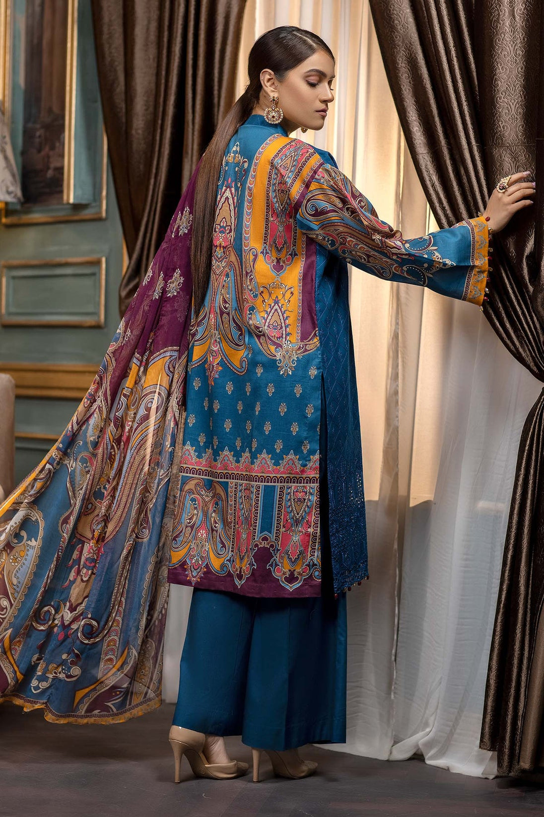Zebaish Rang-e-Bahar Emb Lawn'22 D#5