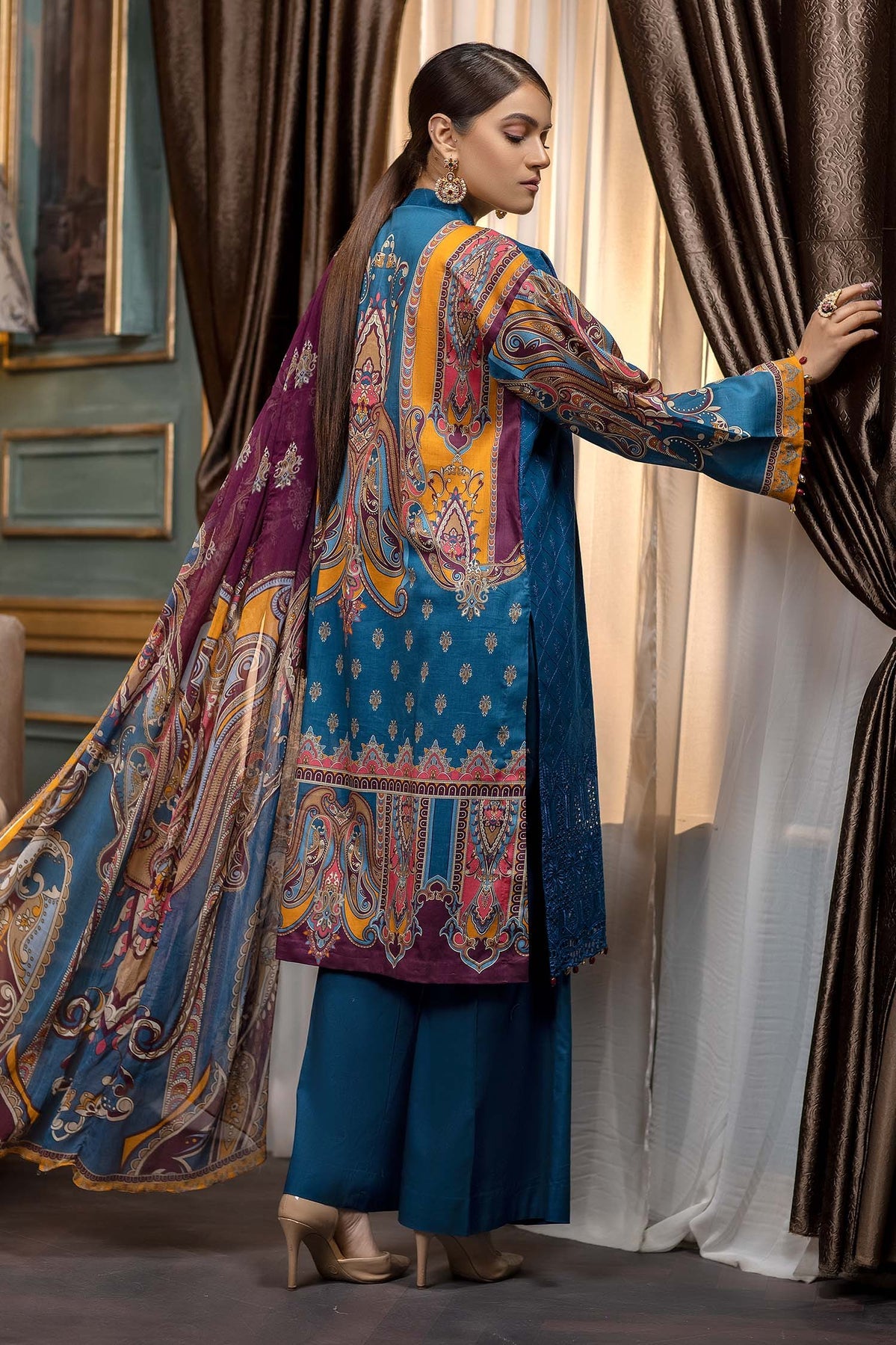 Zebaish Rang-e-Bahar Emb Lawn'22 D#5