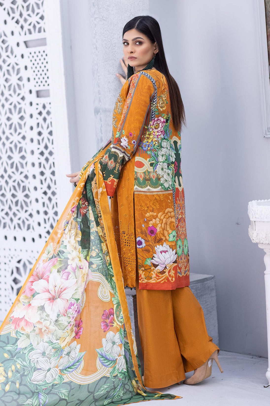 Zebaish Guzarish Emb Lawn'22 D#5