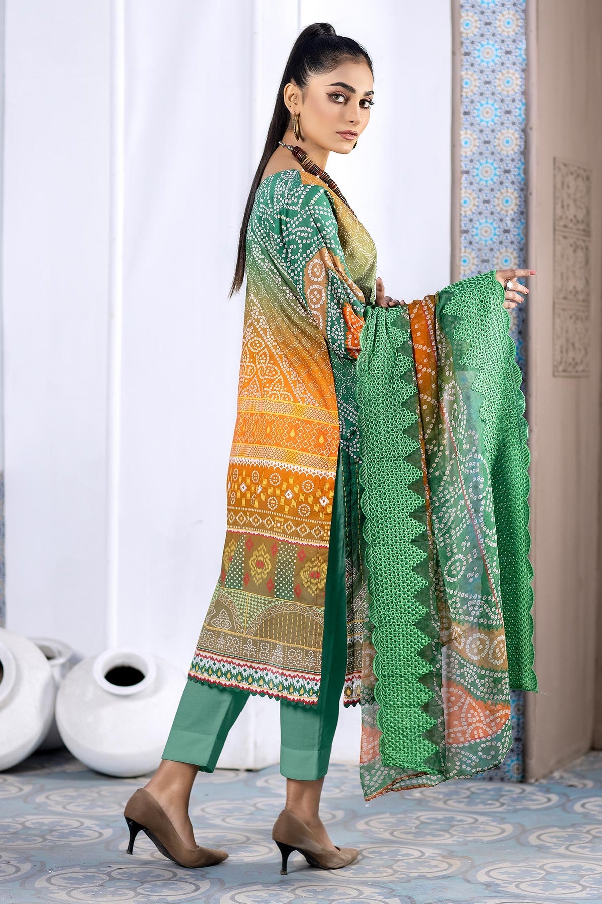 Zebaish Chunri Emb Lawn'22 Vol-2 D#10