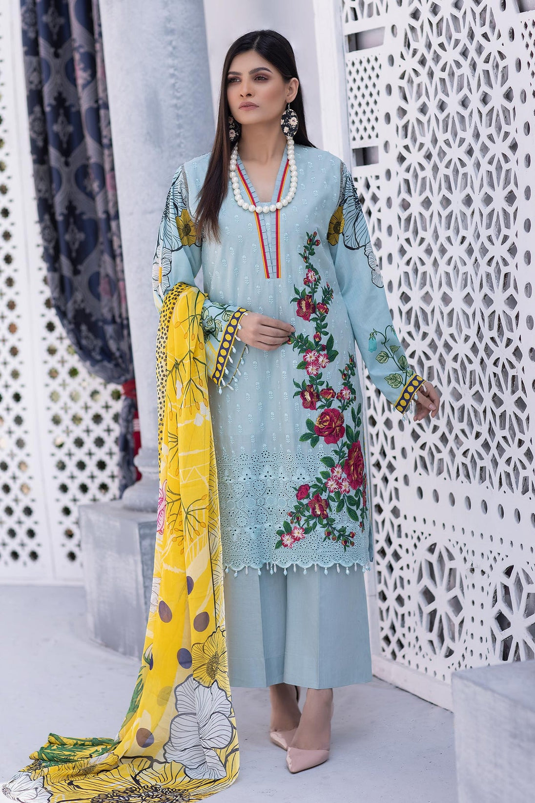 Zebaish Guzarish Emb Lawn'22 D#2