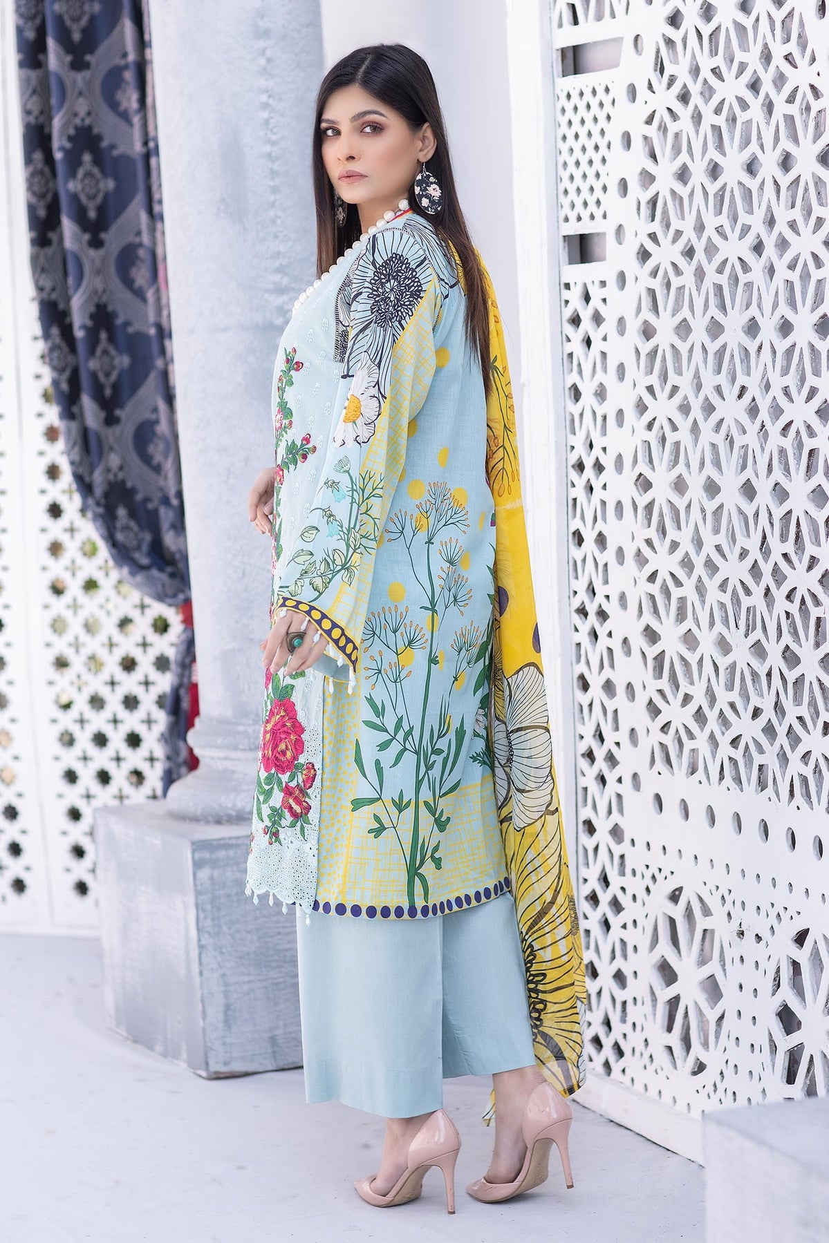 Zebaish Guzarish Emb Lawn'22 D#2