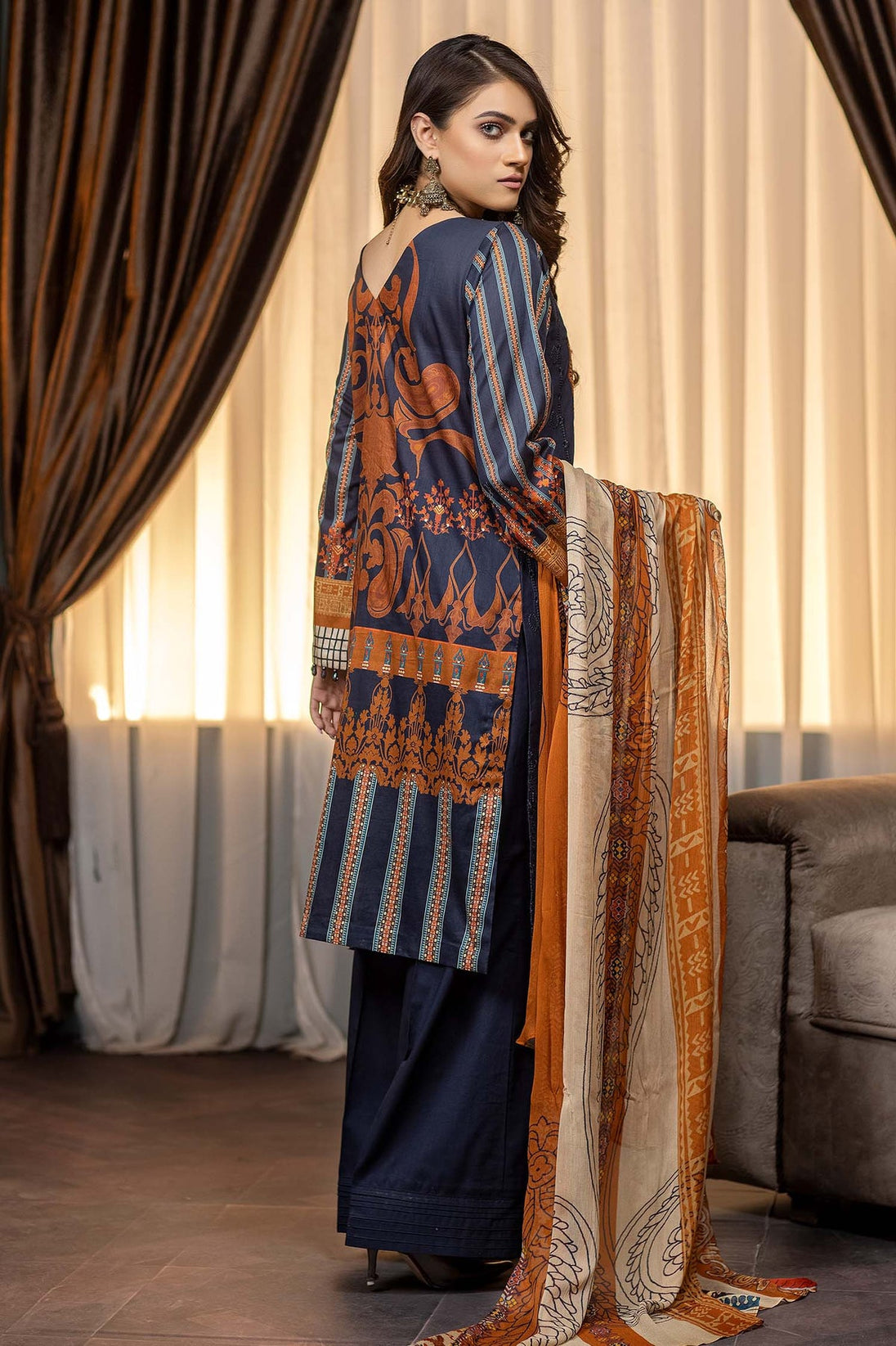Zebaish Rang-e-Bahar Emb Lawn'22 D#9
