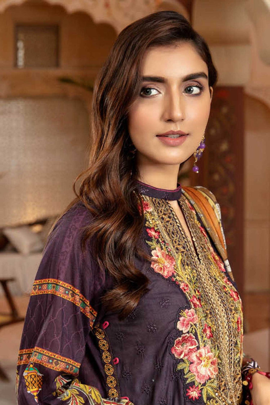 Zebaish Geet Schiffli Lawn`22 D#05