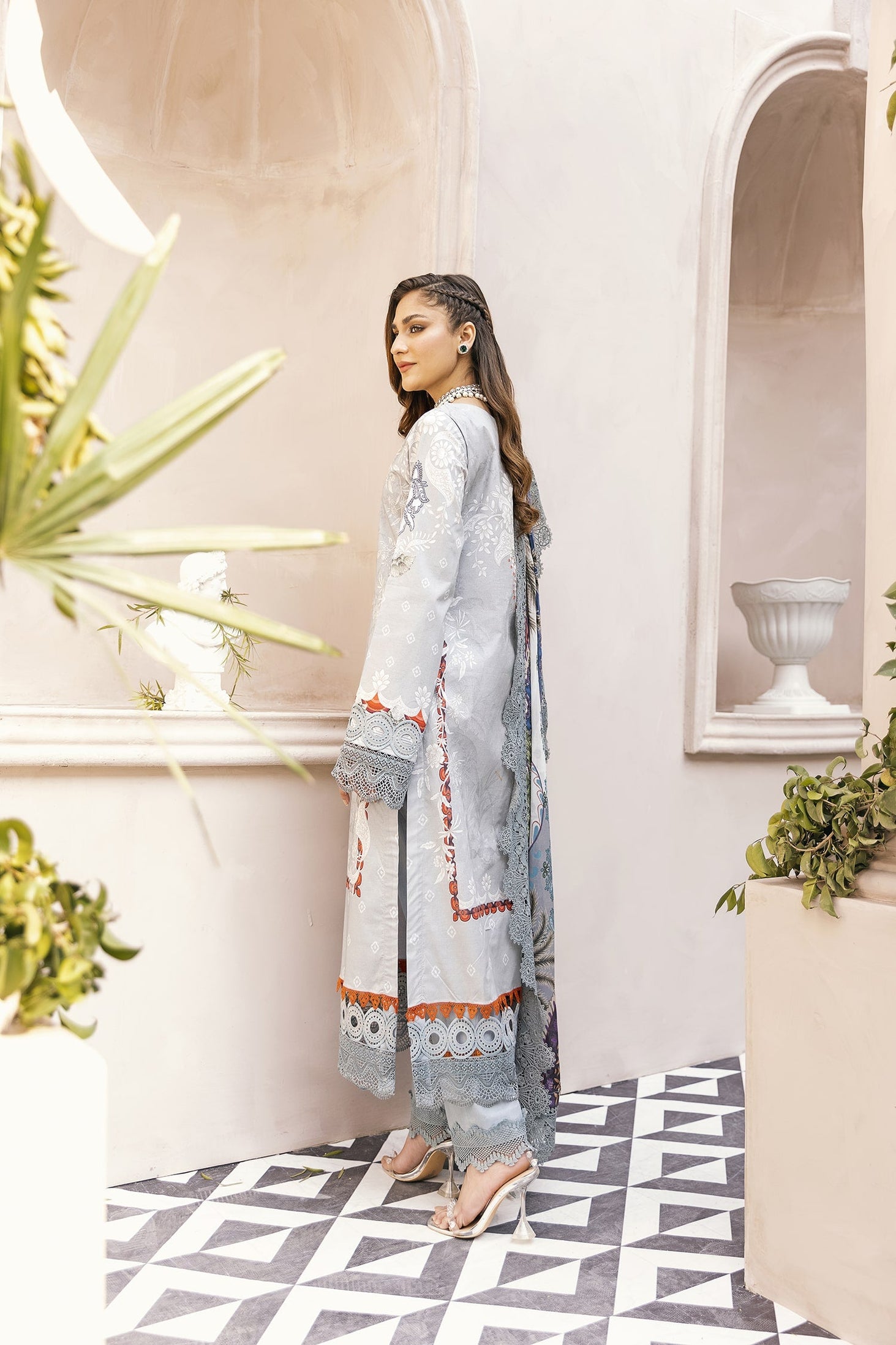 Nuriyaa Kashish Lawn'22 D#7-A