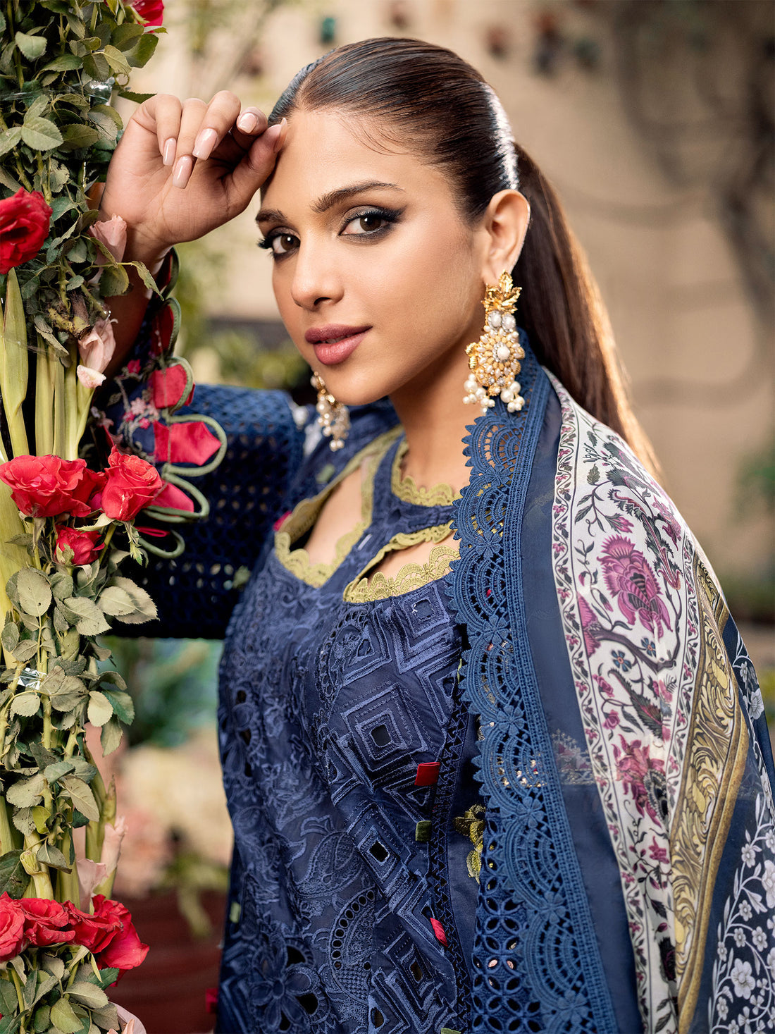 Maryam Hussain Luxury Lawn`23 D#02 (ZIMMEL)