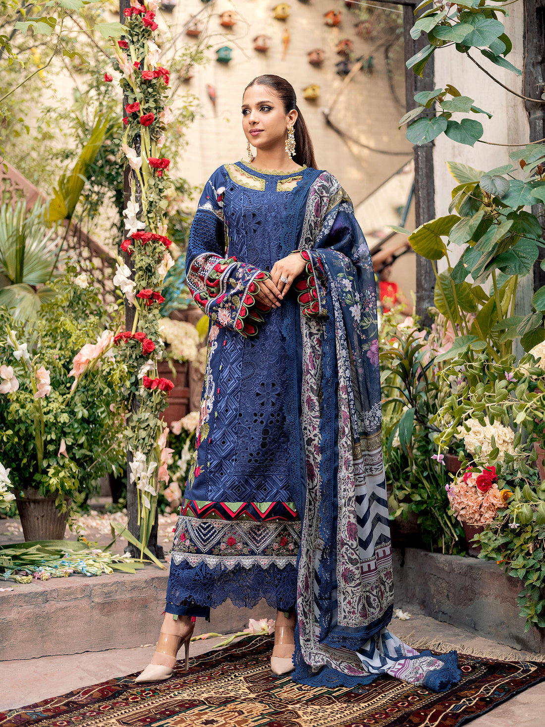 Maryam Hussain Luxury Lawn`23 D#02 (ZIMMEL)
