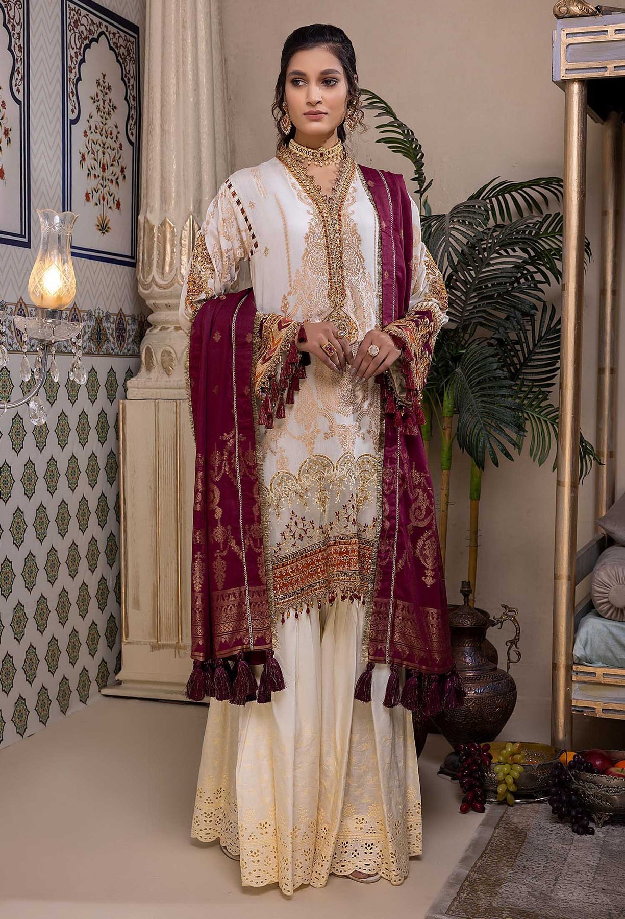 Naqsh Emb Jacquard Lawn`22 D#07