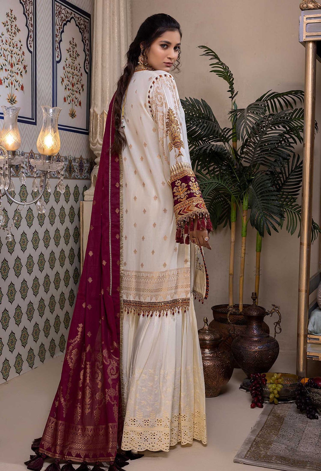 Naqsh Emb Jacquard Lawn`22 D#07
