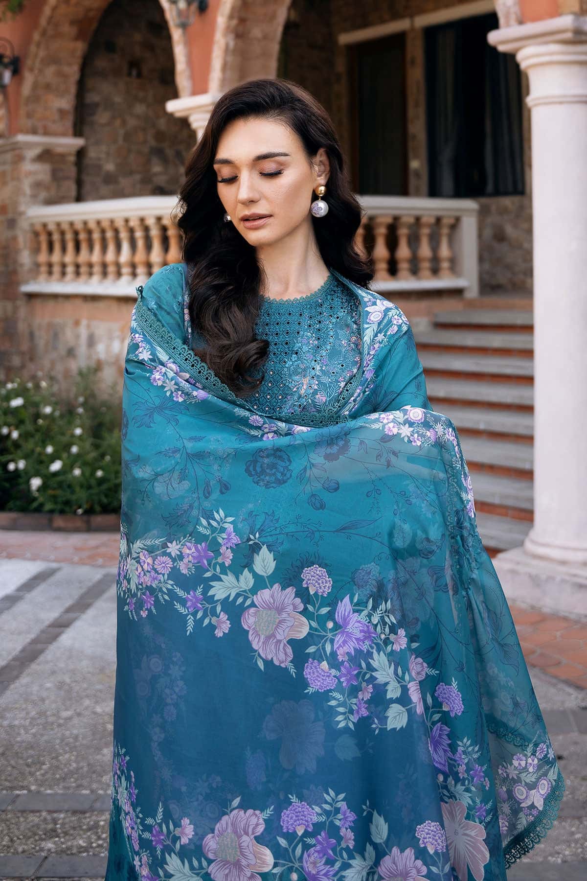 Afrozeh D/The Holiday Lawn'25 AL#04-A