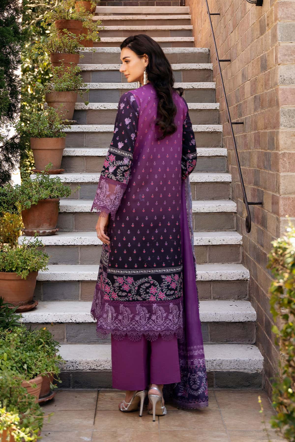 Afrozeh D/The Holiday Lawn'25 AL#10-A