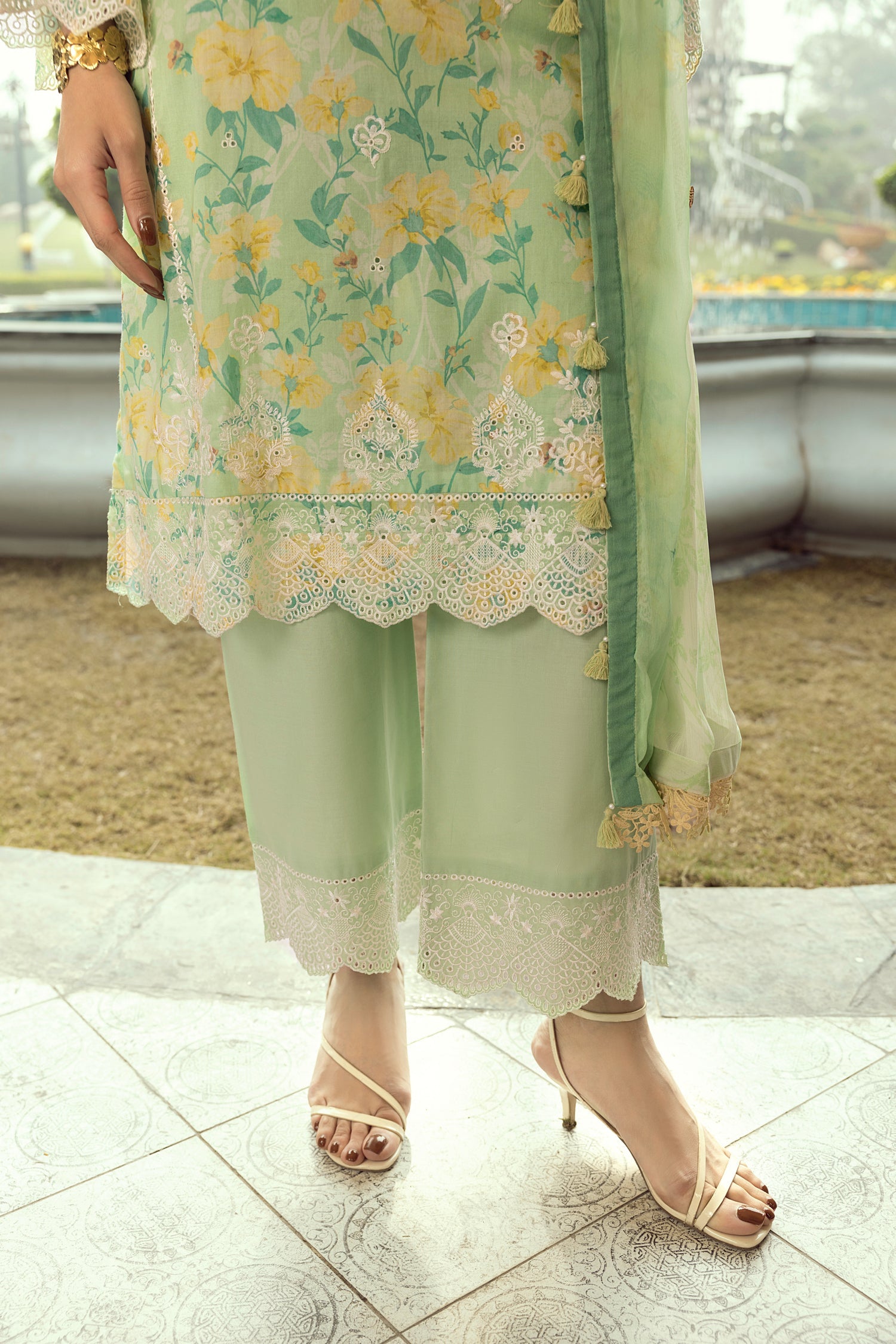 Lakhany Spring Emb Lawn`25 IZ#286